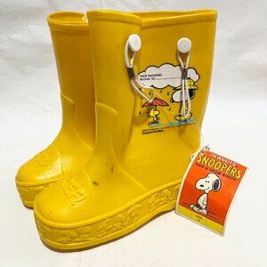 Vintage 80s kids rain boots Snoopy Snoopers yellow rubber child size 8